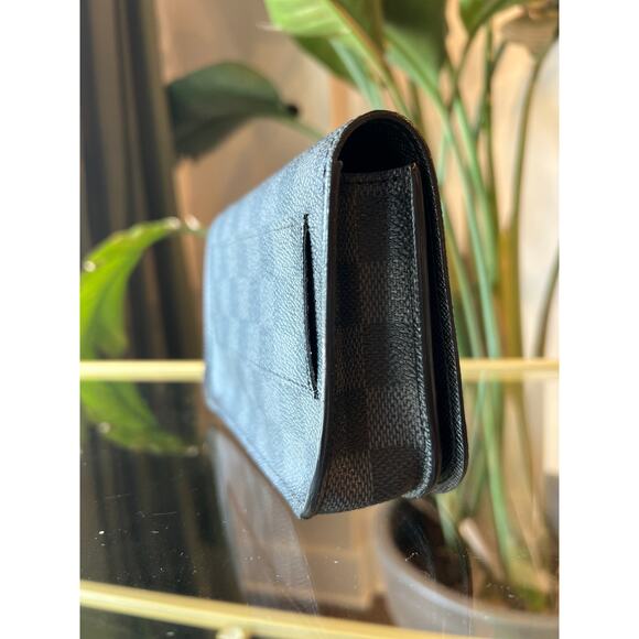 LOUIS VUITTON Damier Graphite Belt Pochette - Picture 16 of 16